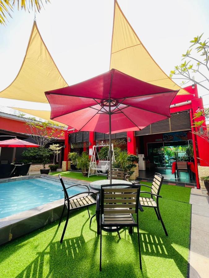 Villa Abadi Resort Pantai Cenang  Eksteriør bilde